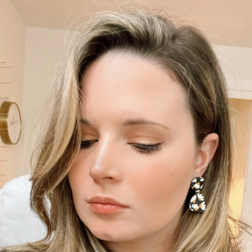 The Clara in Daisies Earrings