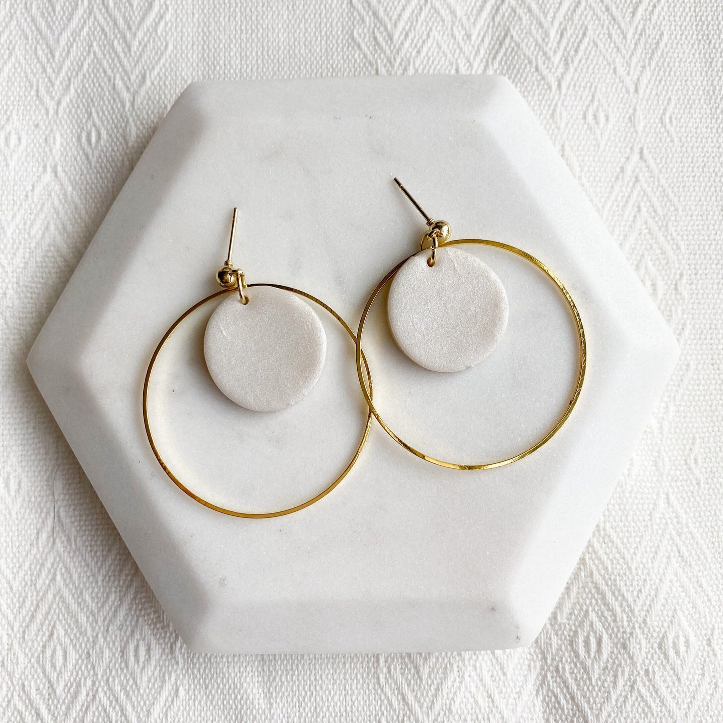 The Skye in Champagne Pearl Earrings