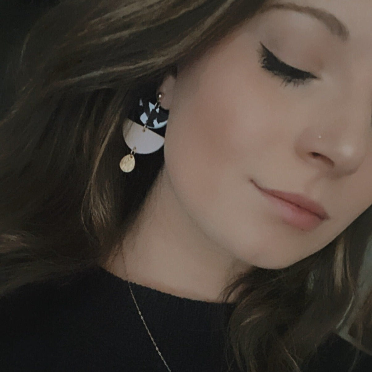 The Tommie in Neutral Earrings