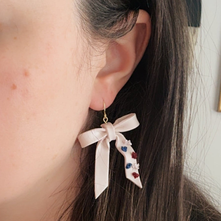 Kate Bows in Patriotic Tan Bows