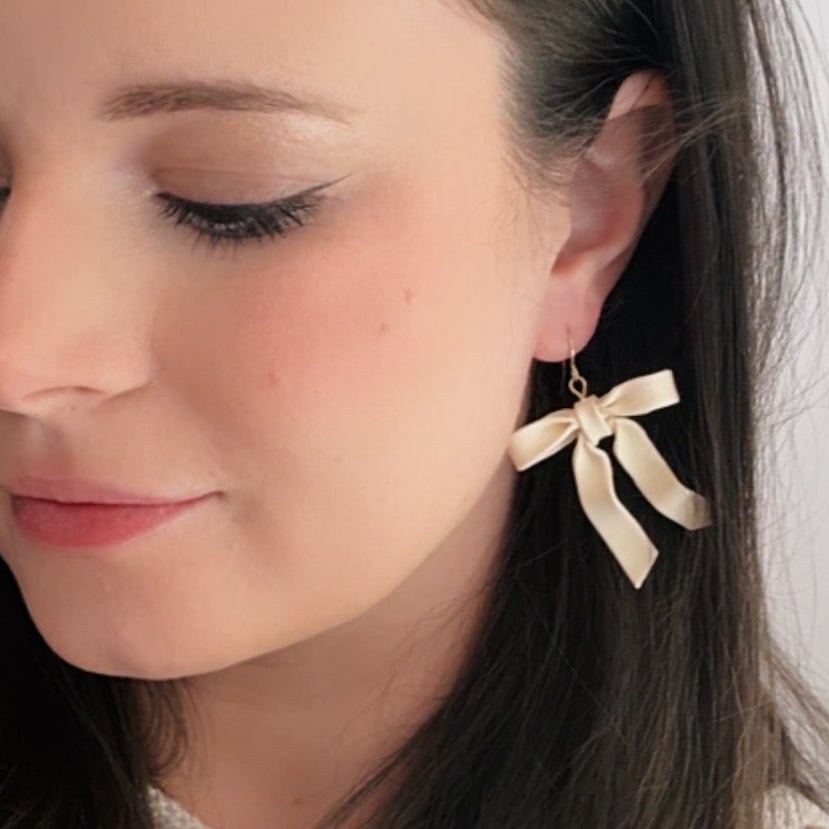 Kate Bow in Butter Yellow
