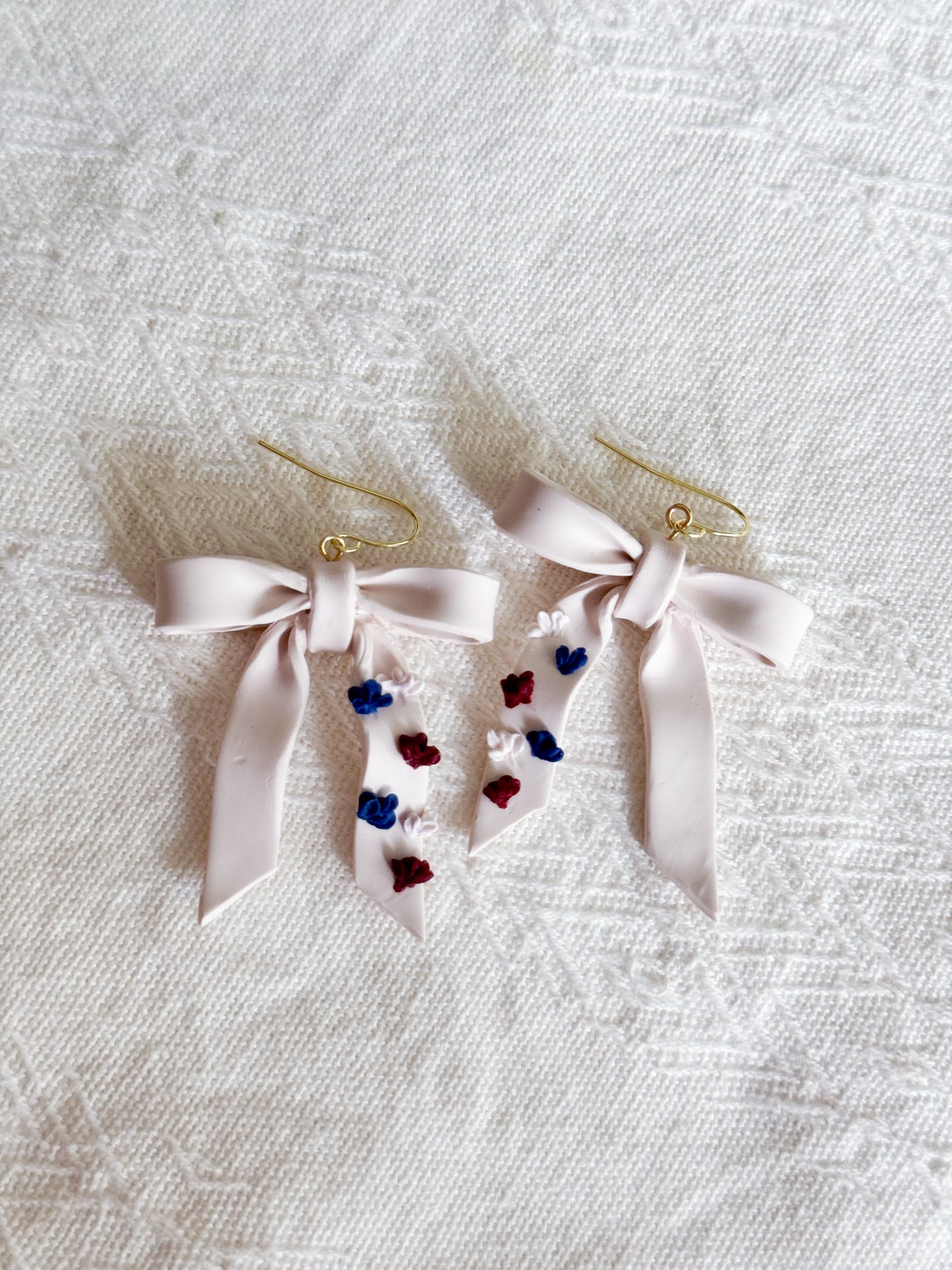 Kate Bows in Patriotic Tan Bows