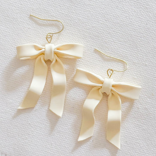 Kate Bow in Butter Yellow