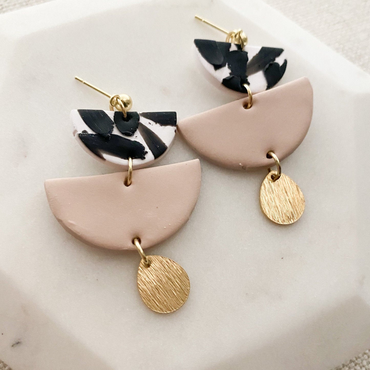 The Tommie in Neutral Earrings